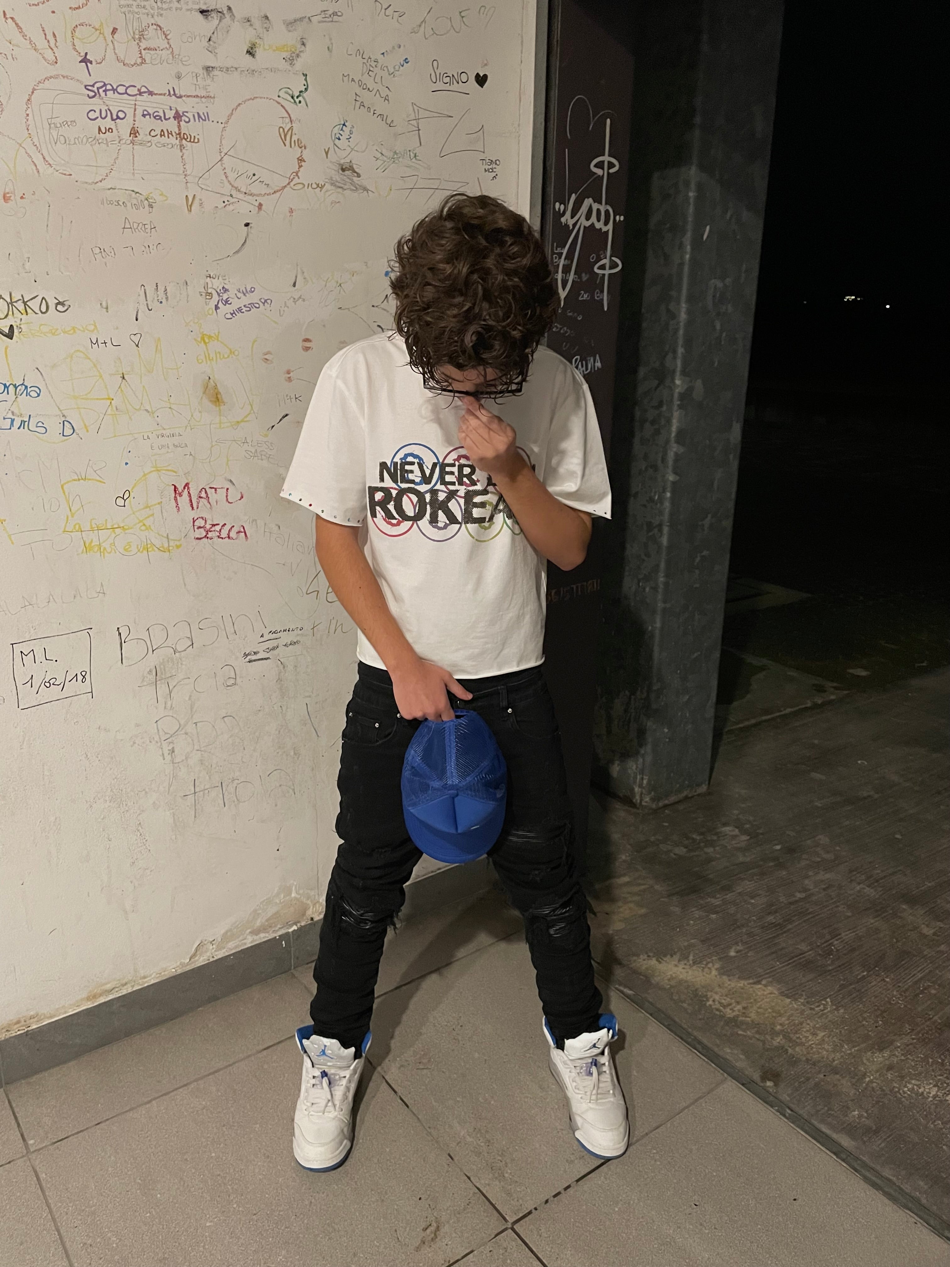 “NEVER BE A BROKEASS” TEE