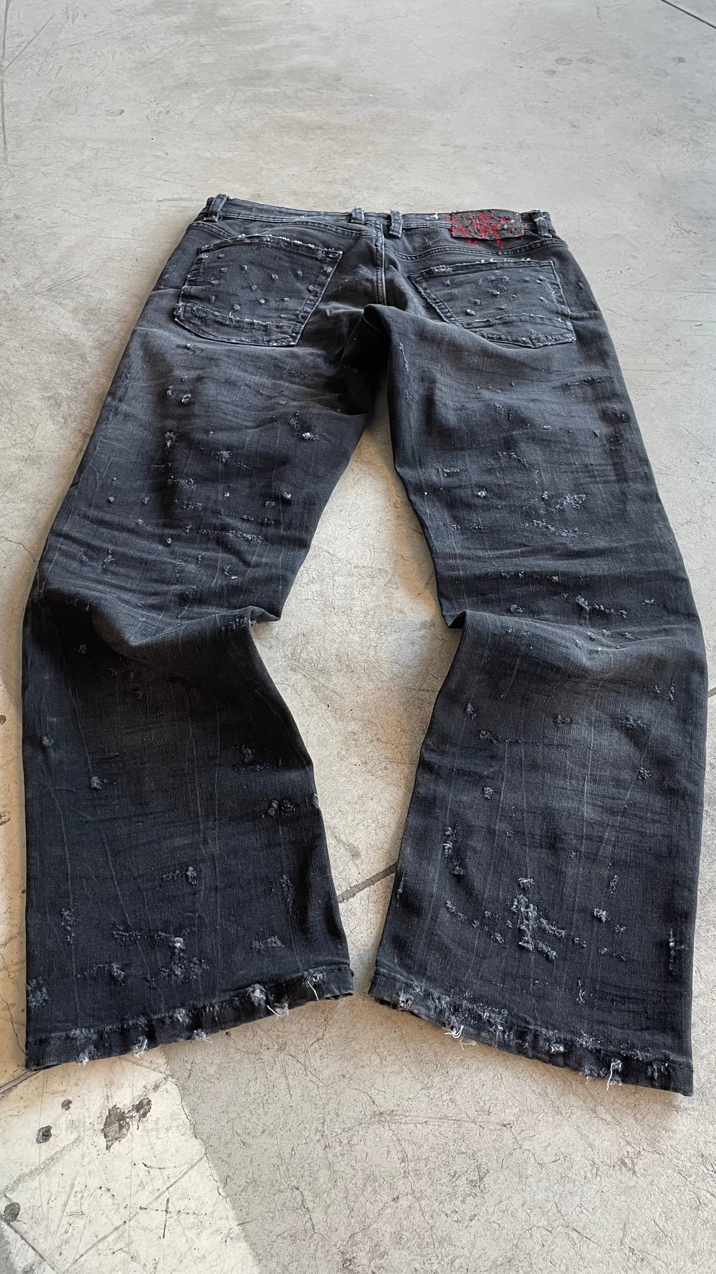 Jeans Collection “BrokeAss//RAW”