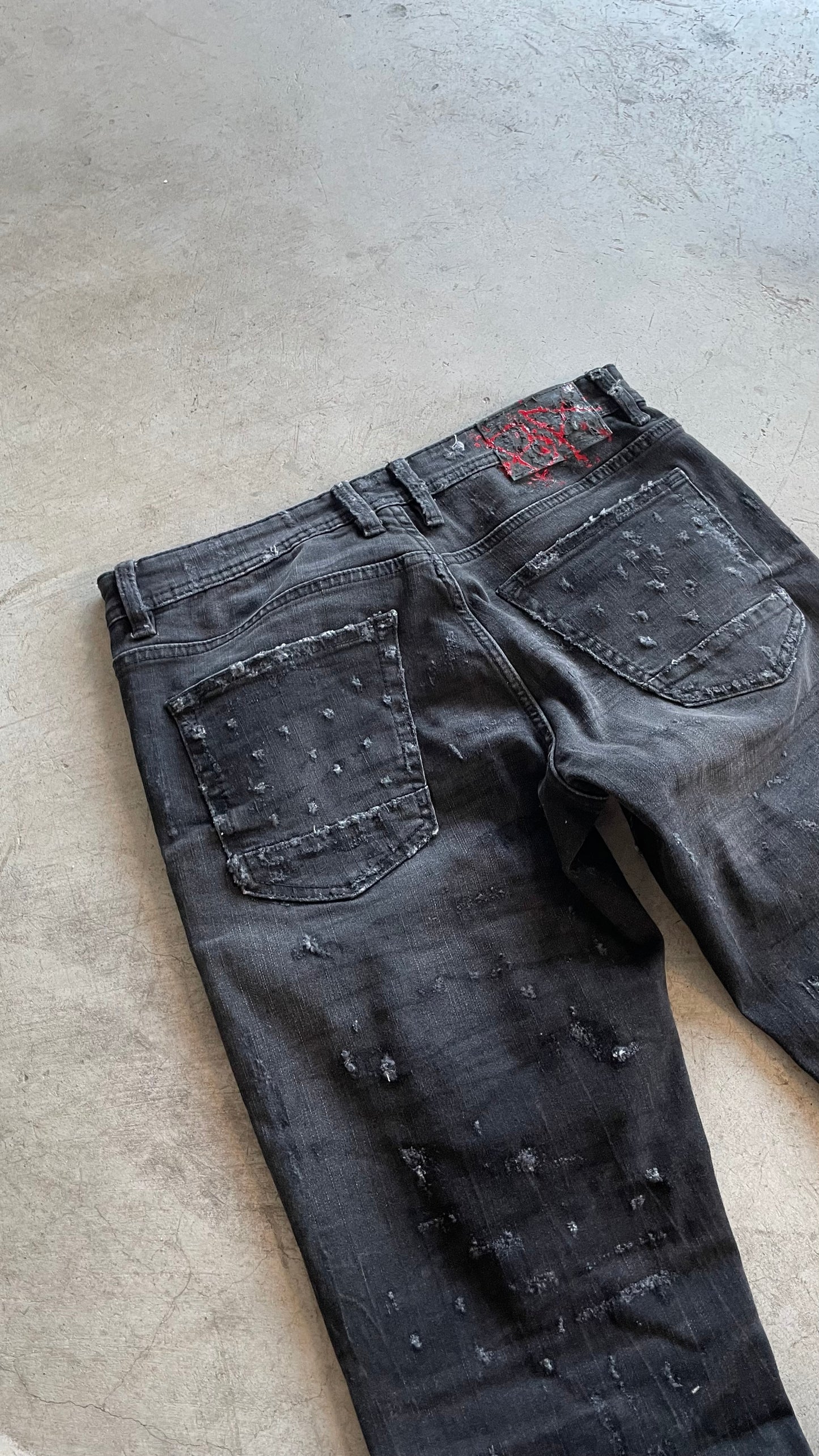 Jeans Collection “BrokeAss//RAW”