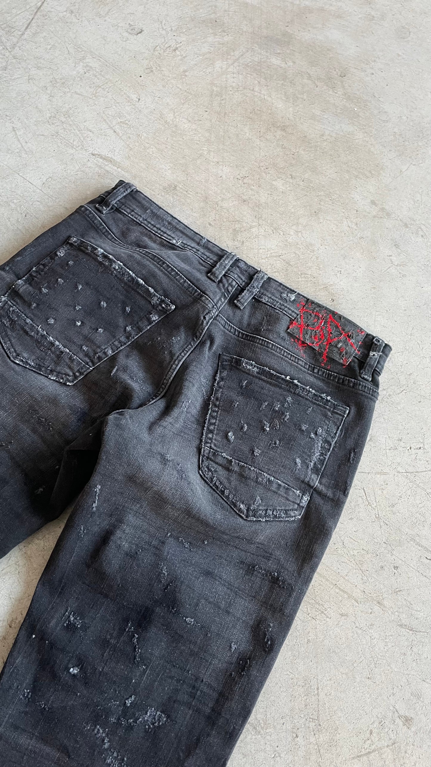 Jeans Collection “BrokeAss//RAW”