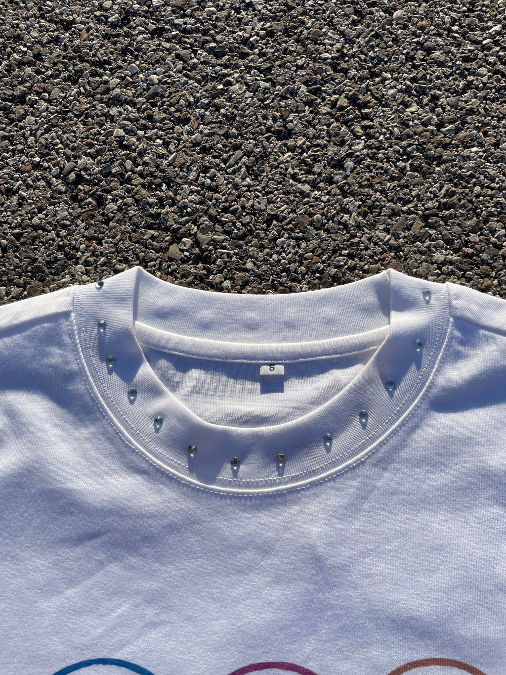 “NEVER BE A BROKEASS” TEE